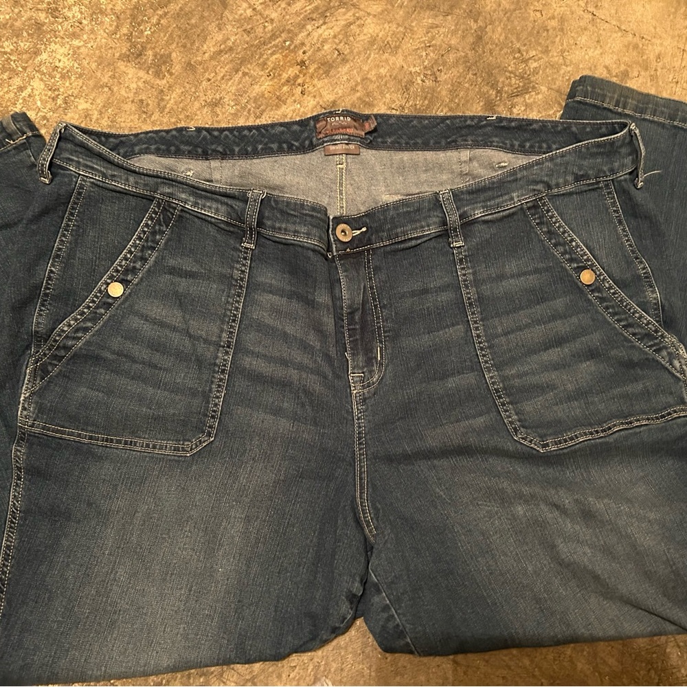 Torrid Vintage Stretch Dark Blue Jeans. Size 28S
